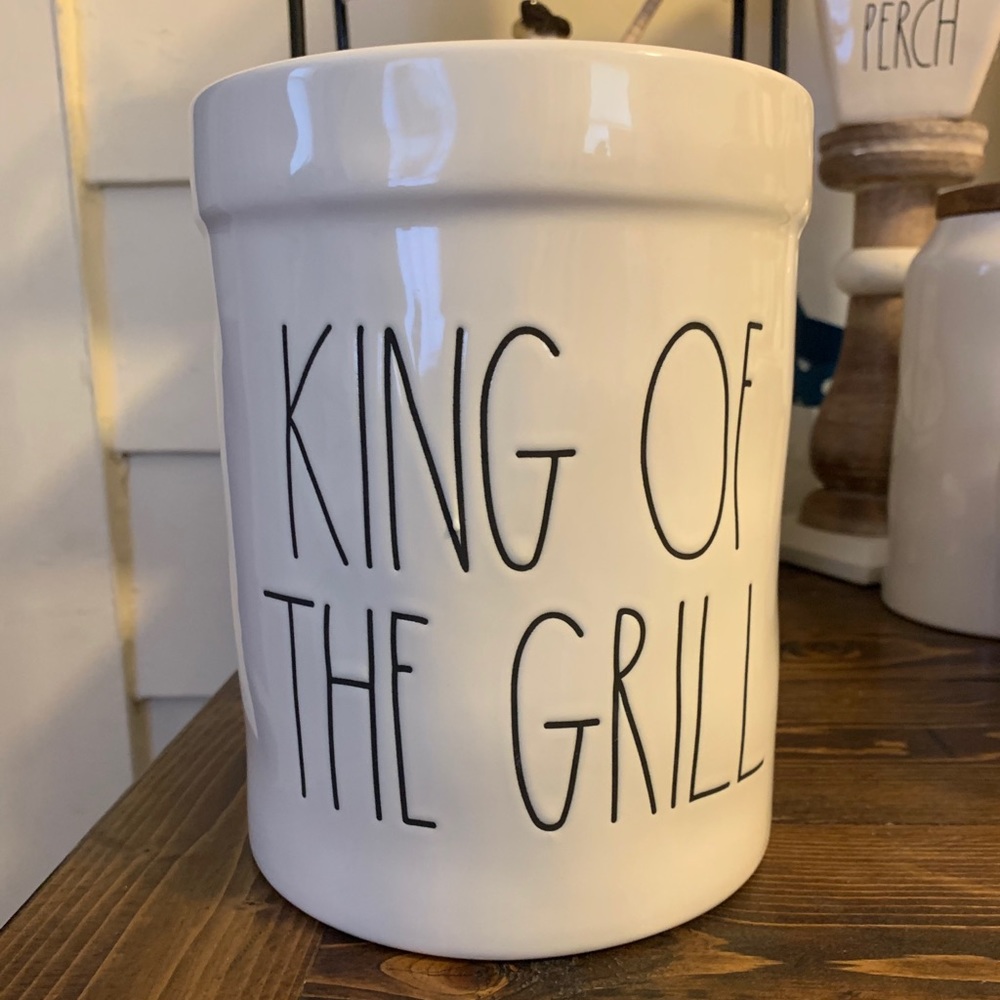 Rae Sunn King of the Grill Crock